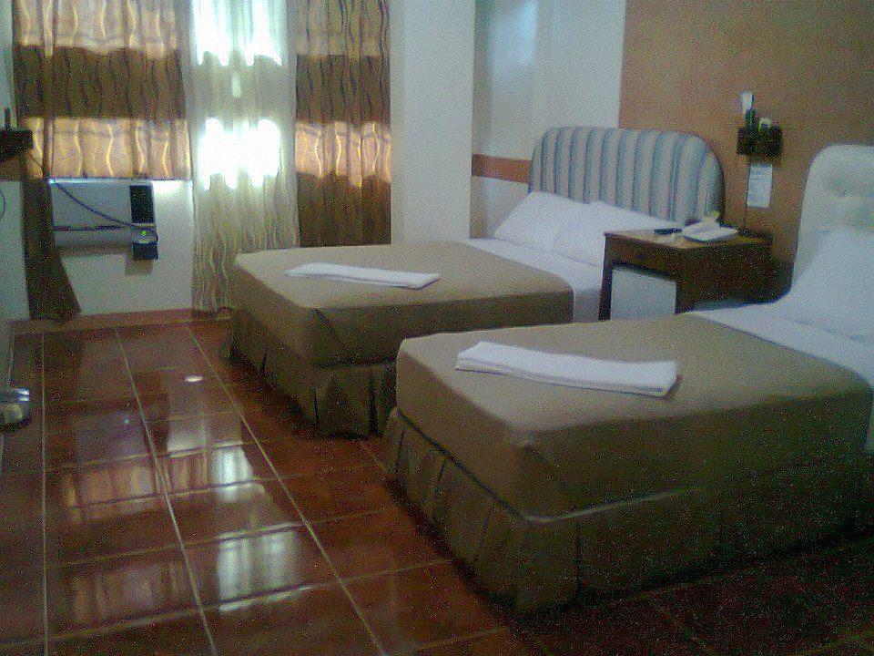 Golden Stallion Suites Кагаян-де-Оро Экстерьер фото