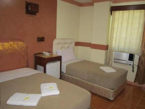 Golden Stallion Suites Кагаян-де-Оро Экстерьер фото